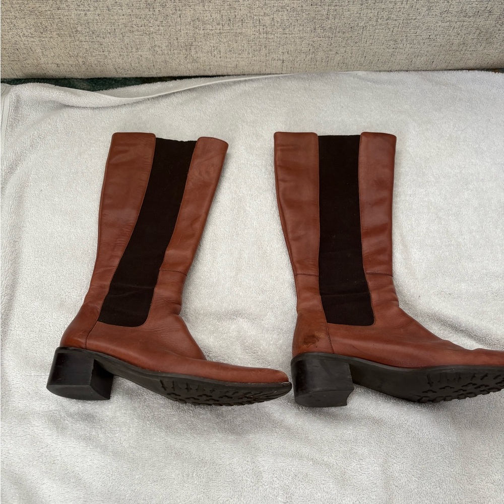 Elegant Tan Leather Heeled Boots